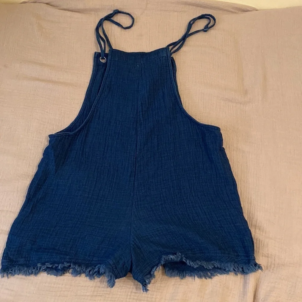 AERIE AMERICAN EAGLE MUŚLIN COTTON BLUE ROMPER . Size M